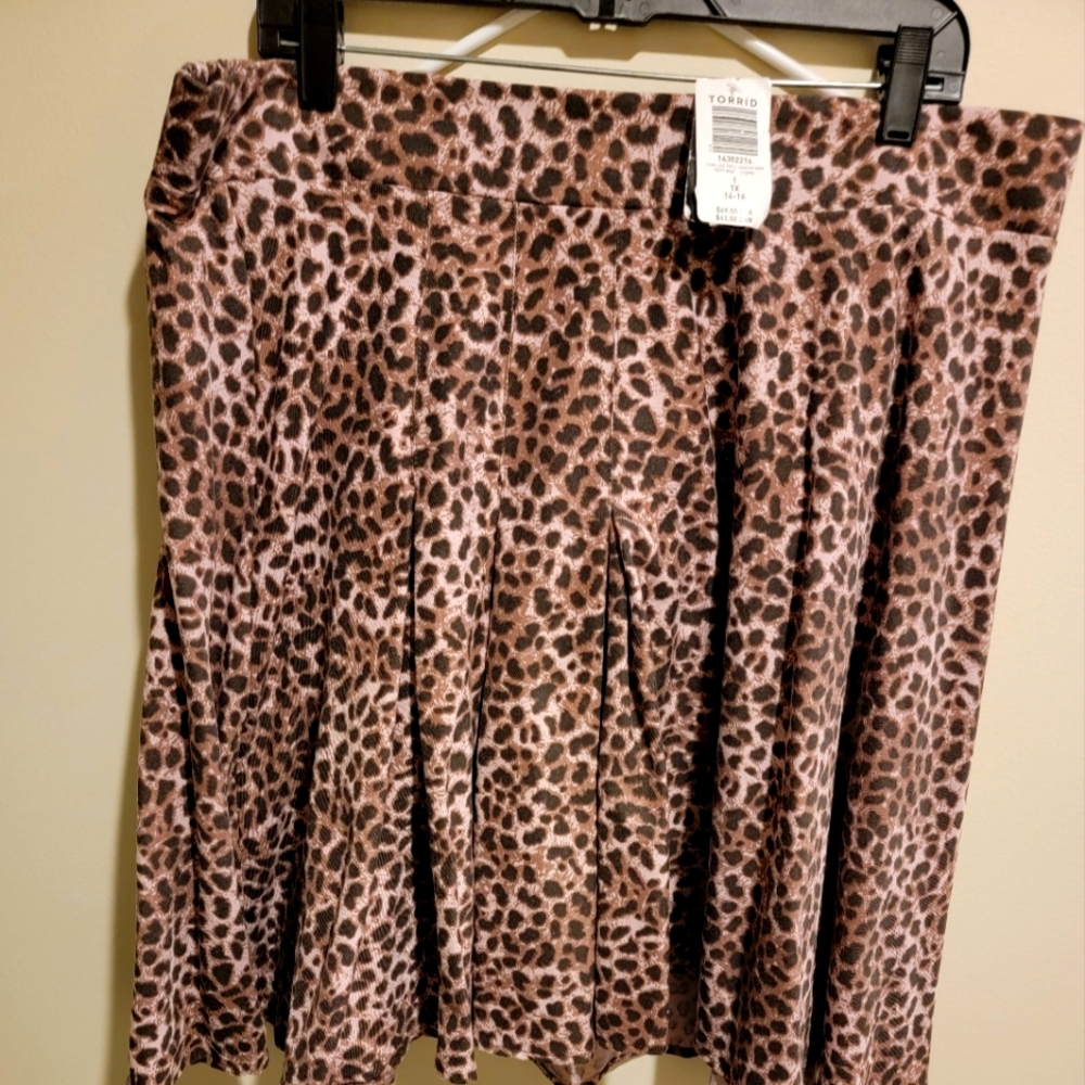 Torrid size 1 animal print skirt.